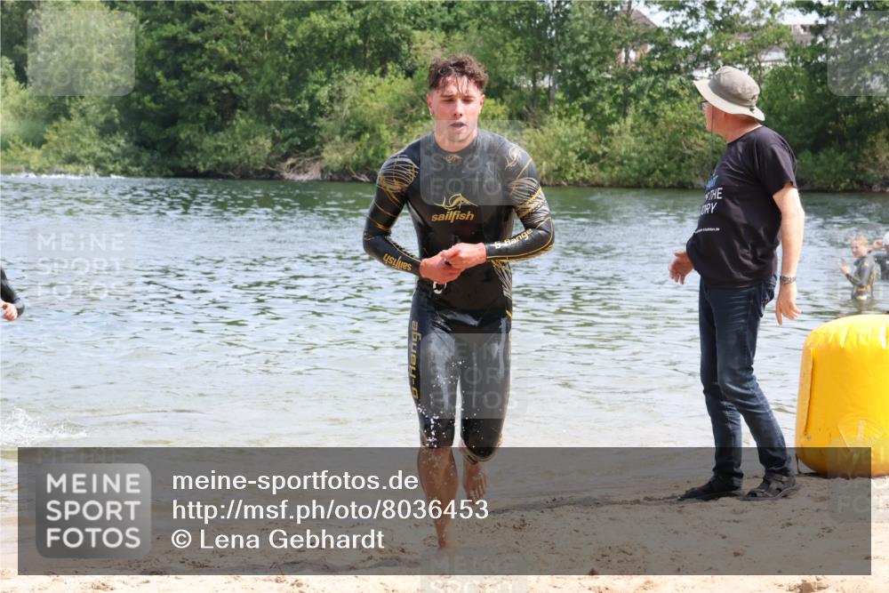 21.06.2025 - 27. Vierlanden-Triathlon Lena Gebhardt http://msf.ph/oto/8036453 15.06.2025 11:57:58 Schwimmen 984, 985, 986, 987, 988 meine-sportfotos.de