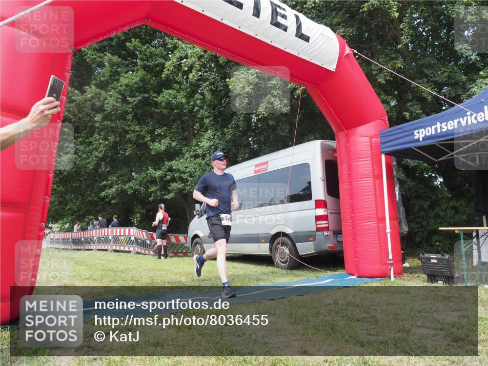 21.06.2025 - 27. Vierlanden-Triathlon KatJ http://msf.ph/oto/8036455 15.06.2025 11:25:23 Schwimmen  meine-sportfotos.de
