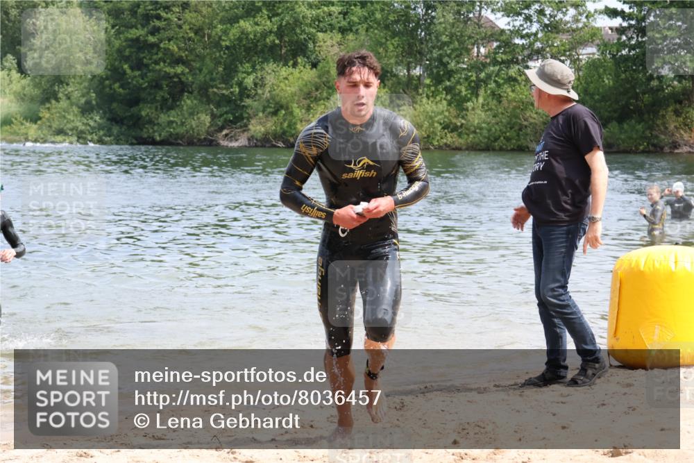 21.06.2025 - 27. Vierlanden-Triathlon Lena Gebhardt http://msf.ph/oto/8036457 15.06.2025 11:57:58 Schwimmen 984, 985, 986, 987, 988 meine-sportfotos.de