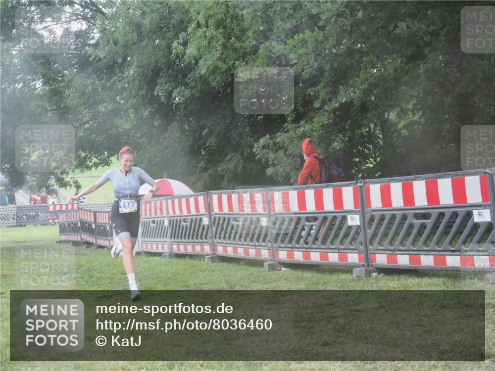 21.06.2025 - 27. Vierlanden-Triathlon KatJ http://msf.ph/oto/8036460 15.06.2025 14:14:56 Ziel 1189 meine-sportfotos.de