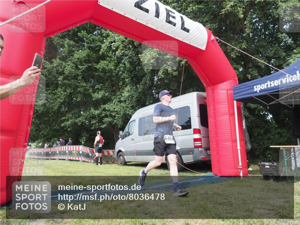 21.06.2025 - 27. Vierlanden-Triathlon KatJ http://msf.ph/oto/8036478 15.06.2025 11:25:23 Schwimmen  meine-sportfotos.de