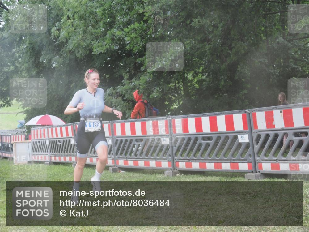 21.06.2025 - 27. Vierlanden-Triathlon KatJ http://msf.ph/oto/8036484 15.06.2025 14:14:57 Ziel 1189 meine-sportfotos.de