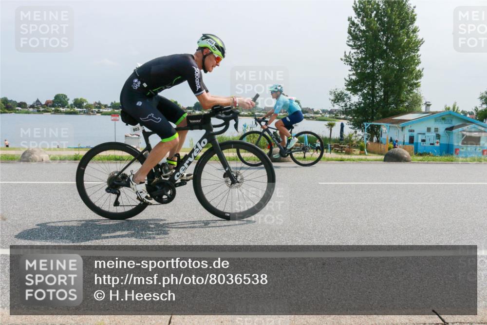 21.06.2025 - 27. Vierlanden-Triathlon H.Heesch http://msf.ph/oto/8036538 15.06.2025 11:46:10 Radfahren 215, 803 meine-sportfotos.de