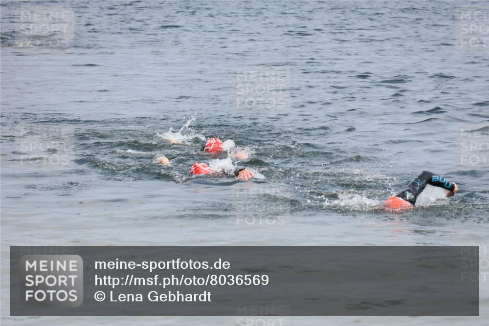 21.06.2025 - 27. Vierlanden-Triathlon Lena Gebhardt http://msf.ph/oto/8036569 15.06.2025 12:00:14 Schwimmen  meine-sportfotos.de