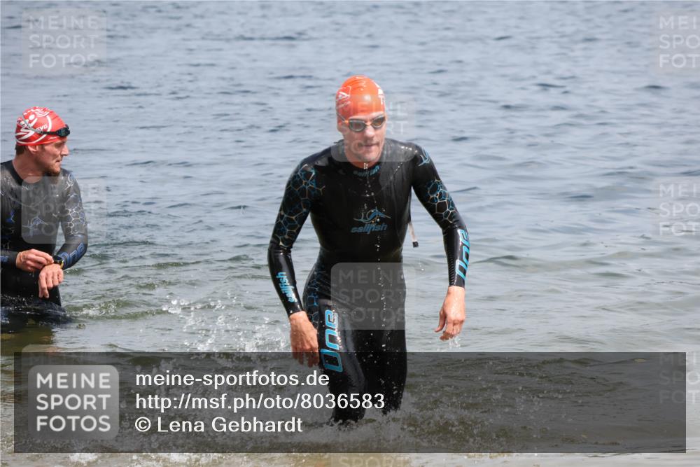 21.06.2025 - 27. Vierlanden-Triathlon Lena Gebhardt http://msf.ph/oto/8036583 15.06.2025 12:00:22 Schwimmen 989 meine-sportfotos.de