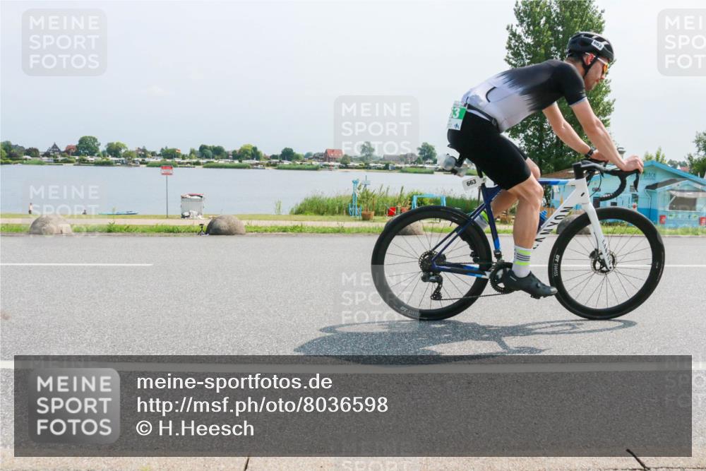 21.06.2025 - 27. Vierlanden-Triathlon H.Heesch http://msf.ph/oto/8036598 15.06.2025 11:46:17 Radfahren 215, 663, 743, 886 meine-sportfotos.de