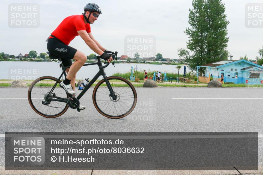 15.06.2025 - 27. Vierlanden-Triathlon H.Heesch http://msf.ph/oto/8036632 15.06.2025 10:49:01 Radfahren 378, 440, 469 meine-sportfotos.de