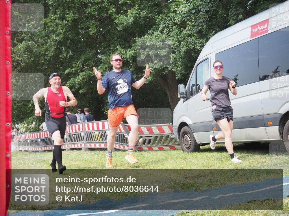 21.06.2025 - 27. Vierlanden-Triathlon KatJ http://msf.ph/oto/8036644 15.06.2025 11:25:50 Schwimmen  meine-sportfotos.de