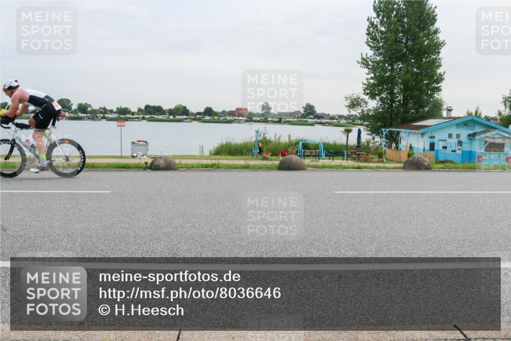 15.06.2025 - 27. Vierlanden-Triathlon H.Heesch http://msf.ph/oto/8036646 15.06.2025 10:49:09 Radfahren 115, 469 meine-sportfotos.de