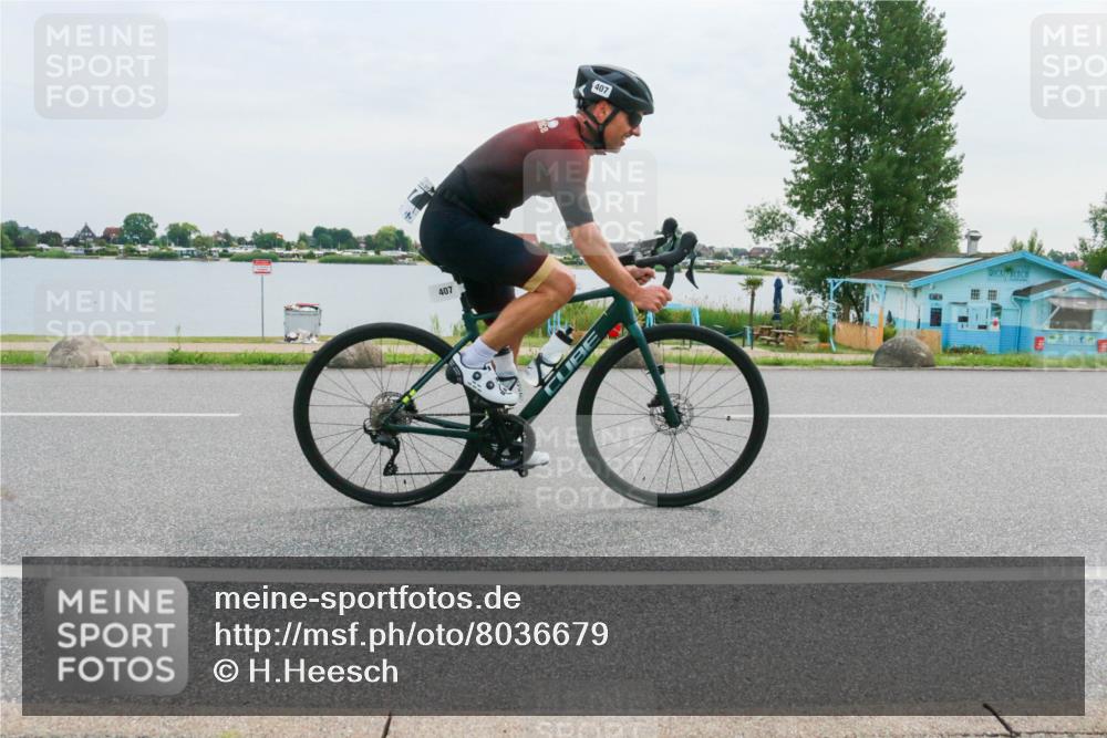 15.06.2025 - 27. Vierlanden-Triathlon H.Heesch http://msf.ph/oto/8036679 15.06.2025 10:49:42 Radfahren 4, 367, 407 meine-sportfotos.de