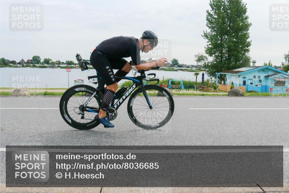 15.06.2025 - 27. Vierlanden-Triathlon H.Heesch http://msf.ph/oto/8036685 15.06.2025 10:49:42 Radfahren 4, 367, 407 meine-sportfotos.de