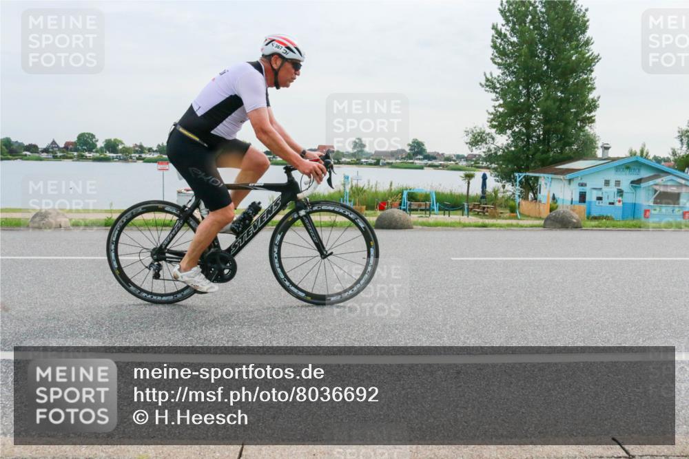 15.06.2025 - 27. Vierlanden-Triathlon H.Heesch http://msf.ph/oto/8036692 15.06.2025 10:49:46 Radfahren 4, 367, 613 meine-sportfotos.de