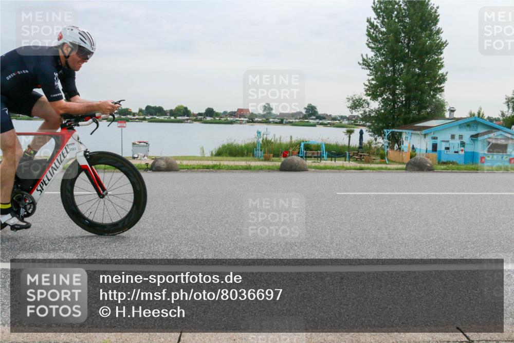 15.06.2025 - 27. Vierlanden-Triathlon H.Heesch http://msf.ph/oto/8036697 15.06.2025 10:49:49 Radfahren 232, 367, 613 meine-sportfotos.de