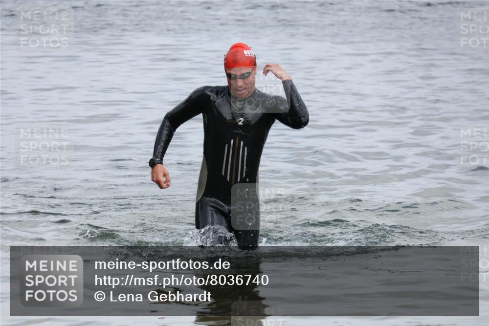 21.06.2025 - 27. Vierlanden-Triathlon Lena Gebhardt http://msf.ph/oto/8036740 15.06.2025 12:01:48 Schwimmen 998 meine-sportfotos.de