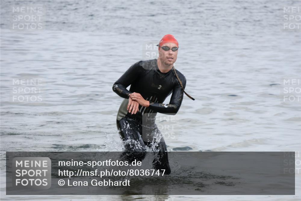 21.06.2025 - 27. Vierlanden-Triathlon Lena Gebhardt http://msf.ph/oto/8036747 15.06.2025 12:01:51 Schwimmen 998 meine-sportfotos.de