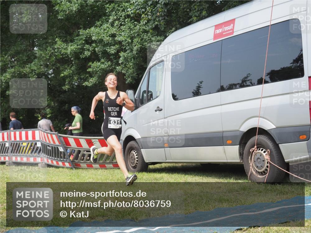 21.06.2025 - 27. Vierlanden-Triathlon KatJ http://msf.ph/oto/8036759 15.06.2025 11:26:08 Schwimmen  meine-sportfotos.de