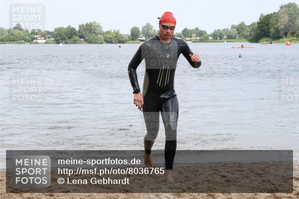 21.06.2025 - 27. Vierlanden-Triathlon Lena Gebhardt http://msf.ph/oto/8036765 15.06.2025 12:01:54 Schwimmen 998 meine-sportfotos.de