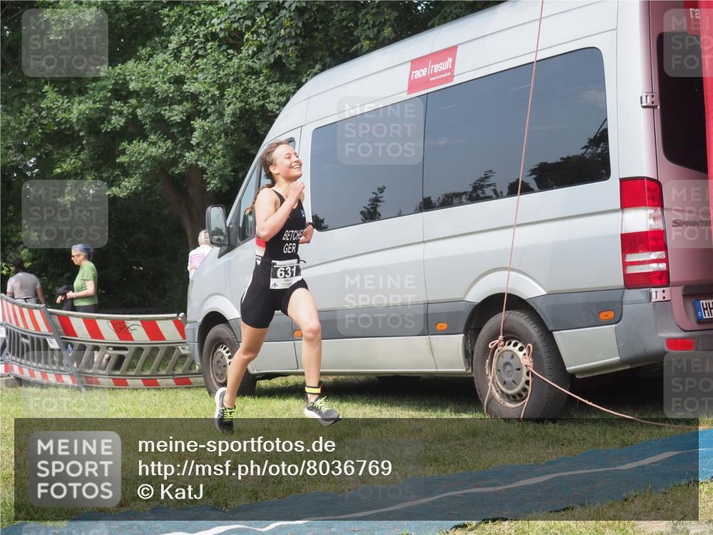 21.06.2025 - 27. Vierlanden-Triathlon KatJ http://msf.ph/oto/8036769 15.06.2025 11:26:08 Schwimmen  meine-sportfotos.de