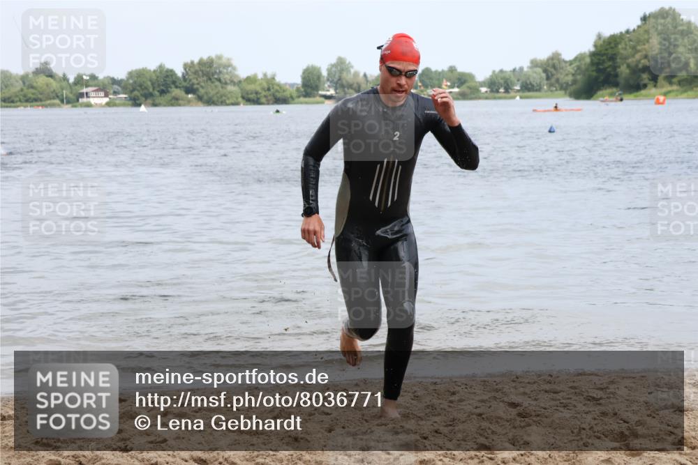 21.06.2025 - 27. Vierlanden-Triathlon Lena Gebhardt http://msf.ph/oto/8036771 15.06.2025 12:01:54 Schwimmen 998 meine-sportfotos.de