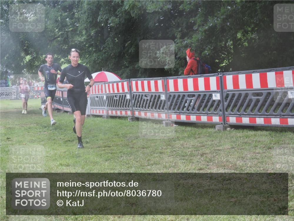 21.06.2025 - 27. Vierlanden-Triathlon KatJ http://msf.ph/oto/8036780 15.06.2025 14:15:44 Ziel 1172, 1210, 1217, 1293 meine-sportfotos.de