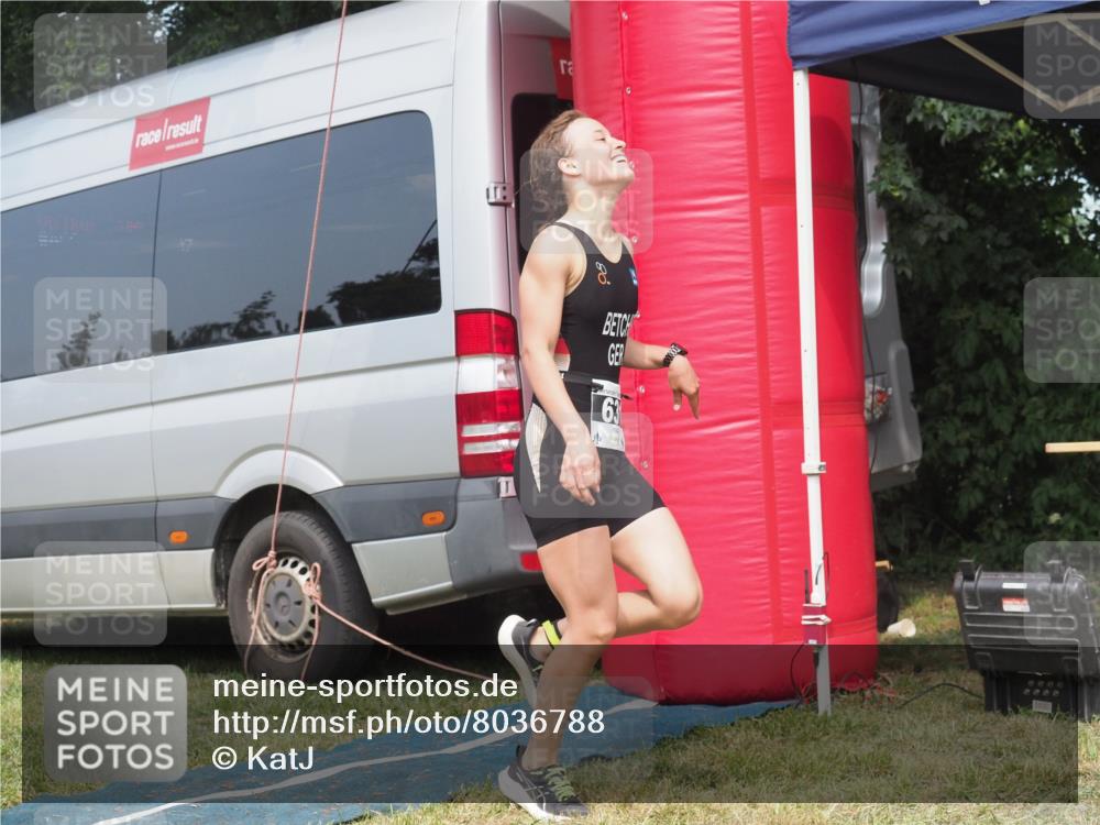 21.06.2025 - 27. Vierlanden-Triathlon KatJ http://msf.ph/oto/8036788 15.06.2025 11:26:09 Schwimmen  meine-sportfotos.de