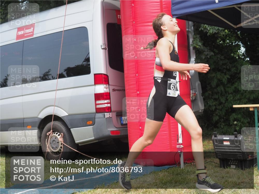21.06.2025 - 27. Vierlanden-Triathlon KatJ http://msf.ph/oto/8036793 15.06.2025 11:26:09 Schwimmen  meine-sportfotos.de