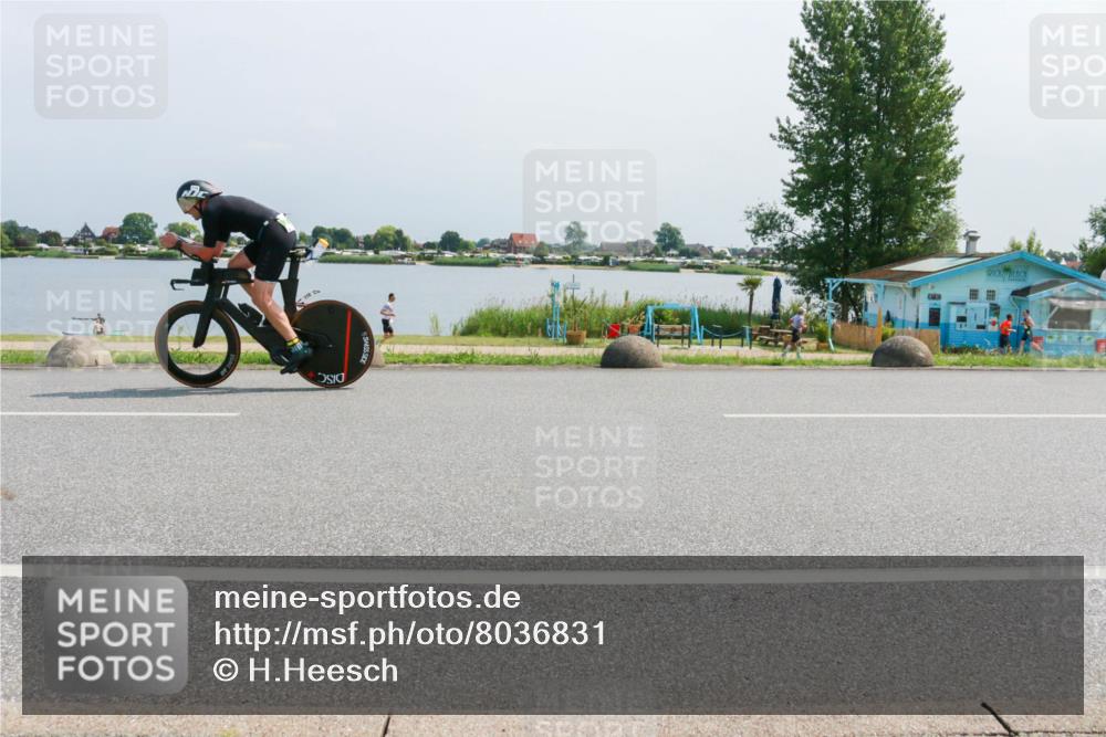 21.06.2025 - 27. Vierlanden-Triathlon H.Heesch http://msf.ph/oto/8036831 15.06.2025 11:46:51 Radfahren 778 meine-sportfotos.de
