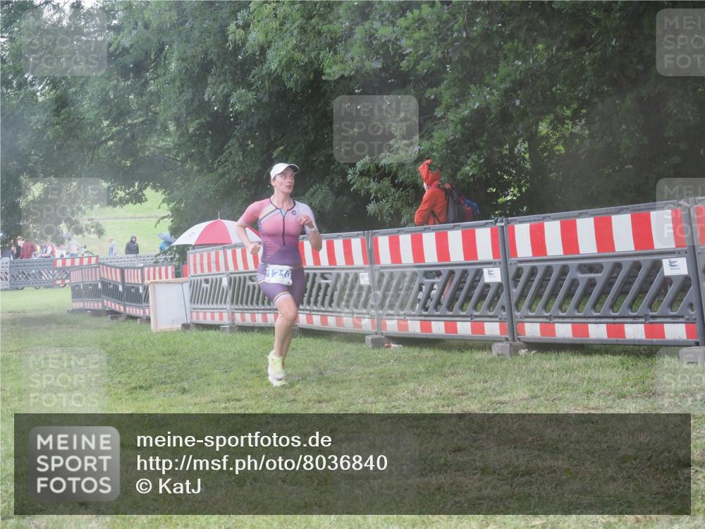 21.06.2025 - 27. Vierlanden-Triathlon KatJ http://msf.ph/oto/8036840 15.06.2025 14:15:49 Ziel 1173, 1210 meine-sportfotos.de
