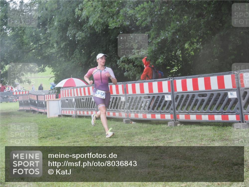 21.06.2025 - 27. Vierlanden-Triathlon KatJ http://msf.ph/oto/8036843 15.06.2025 14:15:49 Ziel 1173, 1210 meine-sportfotos.de