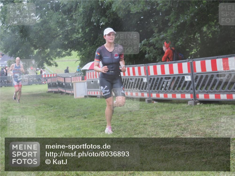 21.06.2025 - 27. Vierlanden-Triathlon KatJ http://msf.ph/oto/8036893 15.06.2025 14:15:58 Ziel 1173, 1277 meine-sportfotos.de