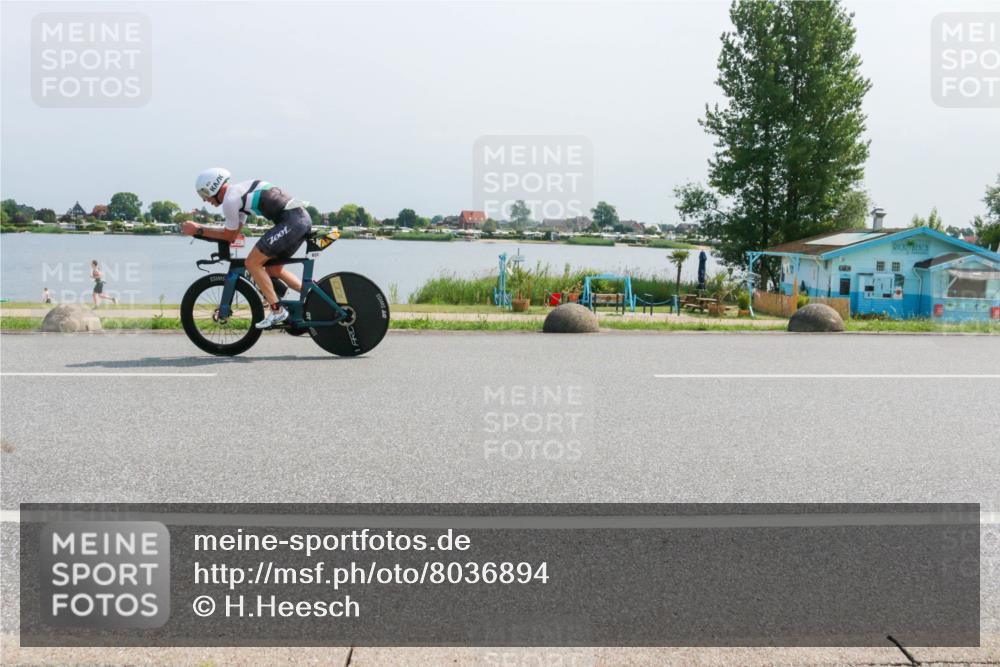 21.06.2025 - 27. Vierlanden-Triathlon H.Heesch http://msf.ph/oto/8036894 15.06.2025 11:47:01 Radfahren 801, 831 meine-sportfotos.de