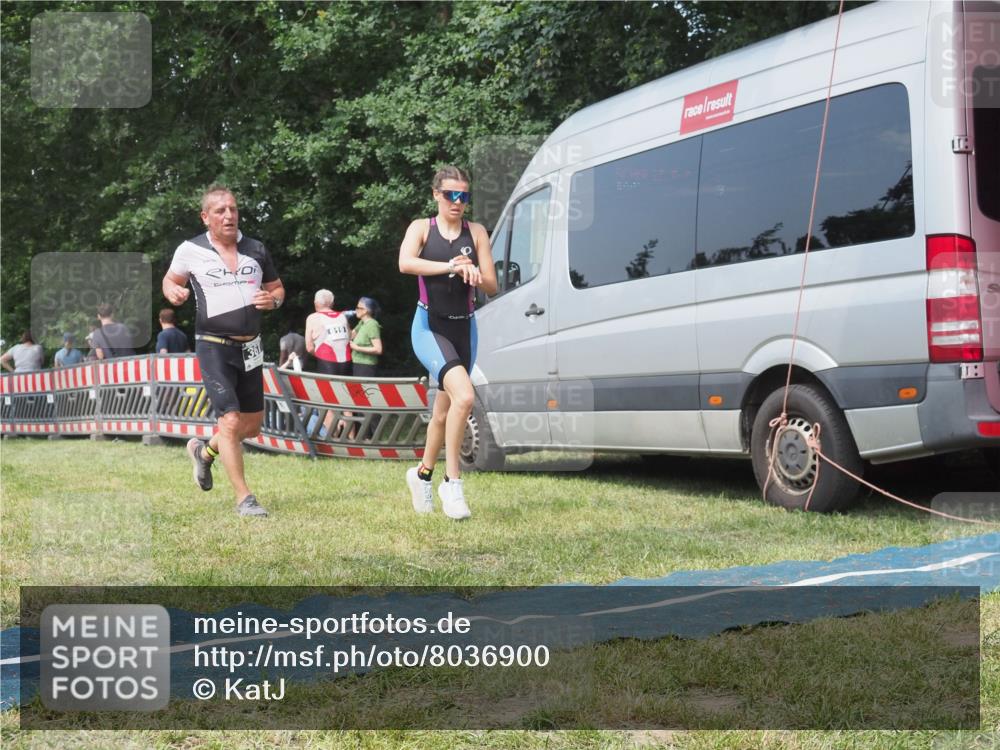 21.06.2025 - 27. Vierlanden-Triathlon KatJ http://msf.ph/oto/8036900 15.06.2025 11:26:30 Schwimmen  meine-sportfotos.de