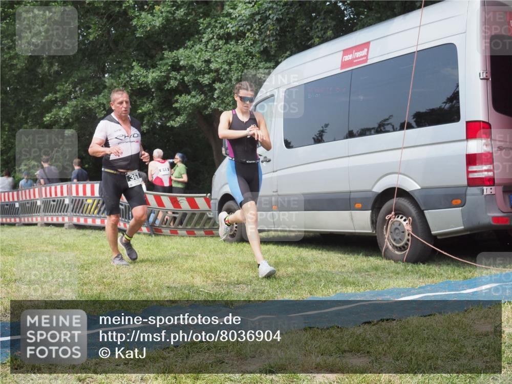 21.06.2025 - 27. Vierlanden-Triathlon KatJ http://msf.ph/oto/8036904 15.06.2025 11:26:30 Schwimmen  meine-sportfotos.de