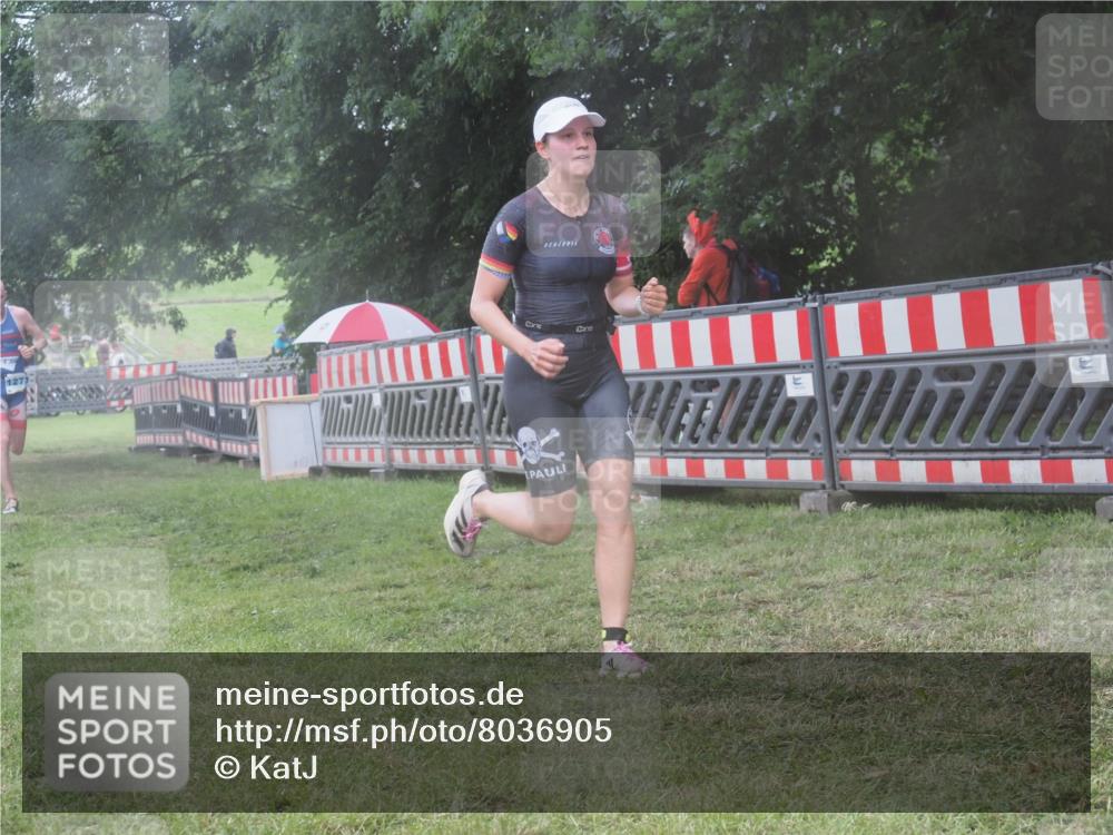 21.06.2025 - 27. Vierlanden-Triathlon KatJ http://msf.ph/oto/8036905 15.06.2025 14:15:58 Ziel 1173, 1277 meine-sportfotos.de