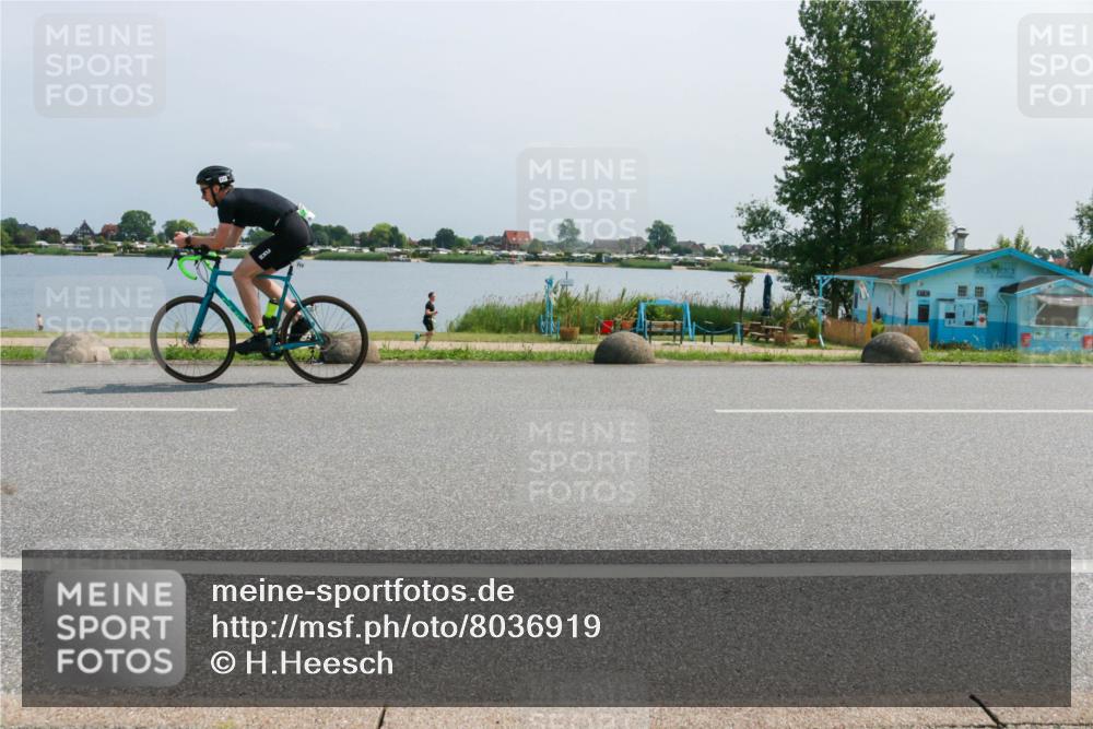 21.06.2025 - 27. Vierlanden-Triathlon H.Heesch http://msf.ph/oto/8036919 15.06.2025 11:47:03 Radfahren 647, 710, 734, 831 meine-sportfotos.de