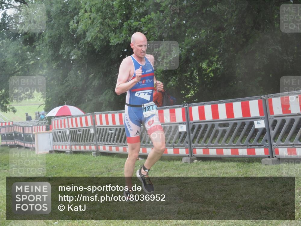 21.06.2025 - 27. Vierlanden-Triathlon KatJ http://msf.ph/oto/8036952 15.06.2025 14:16:01 Ziel 1277 meine-sportfotos.de
