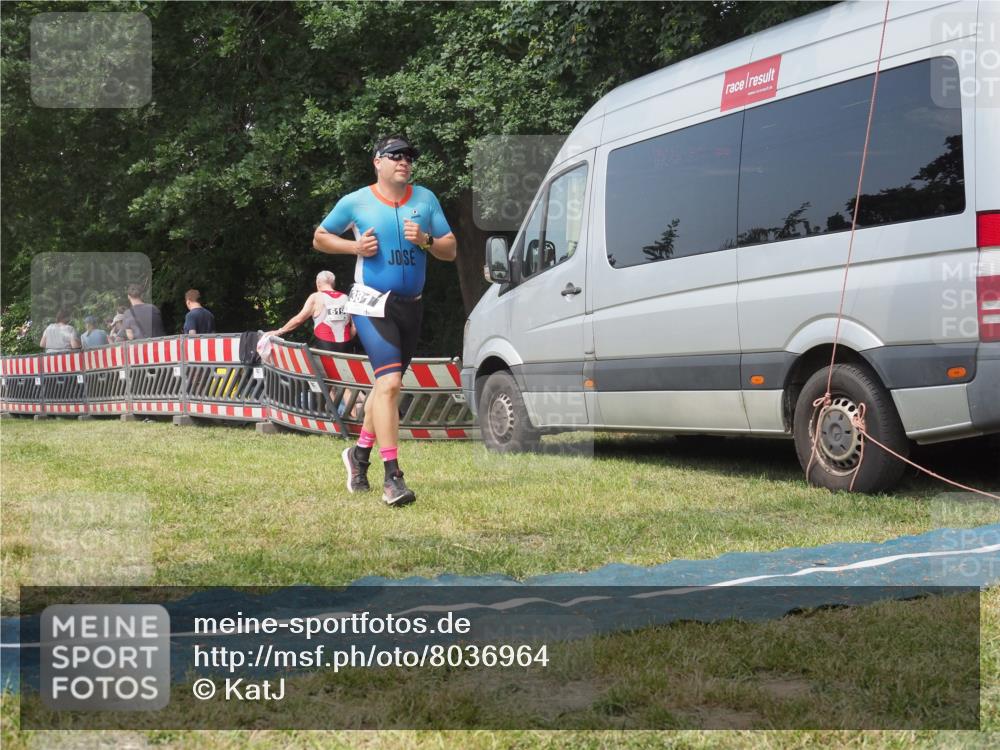 21.06.2025 - 27. Vierlanden-Triathlon KatJ http://msf.ph/oto/8036964 15.06.2025 11:26:36 Schwimmen  meine-sportfotos.de