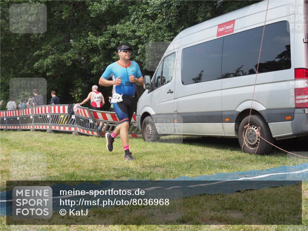 21.06.2025 - 27. Vierlanden-Triathlon KatJ http://msf.ph/oto/8036968 15.06.2025 11:26:36 Schwimmen  meine-sportfotos.de