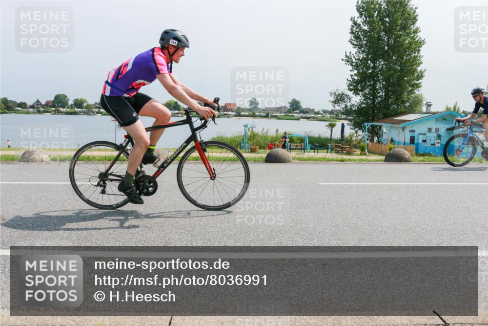 21.06.2025 - 27. Vierlanden-Triathlon H.Heesch http://msf.ph/oto/8036991 15.06.2025 11:47:06 Radfahren 647, 696, 710, 722, 734, 763, 831 meine-sportfotos.de