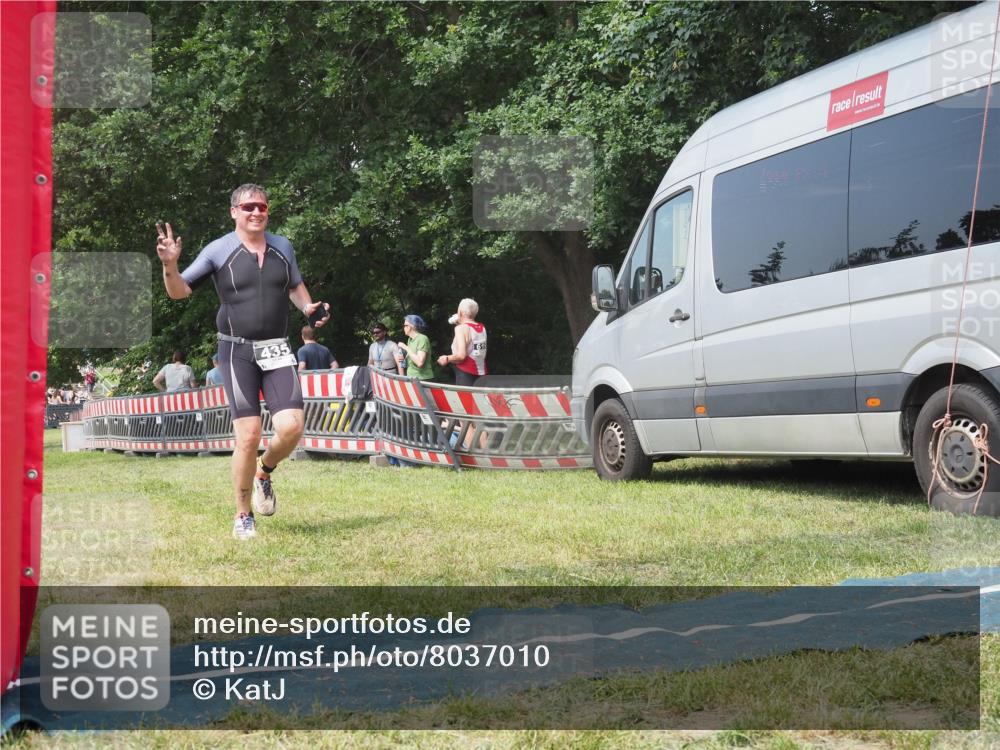 21.06.2025 - 27. Vierlanden-Triathlon KatJ http://msf.ph/oto/8037010 15.06.2025 11:26:48 Schwimmen 900 meine-sportfotos.de
