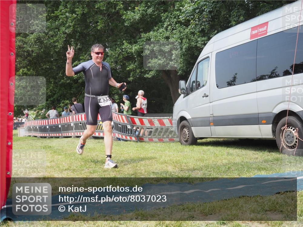 21.06.2025 - 27. Vierlanden-Triathlon KatJ http://msf.ph/oto/8037023 15.06.2025 11:26:48 Schwimmen 900 meine-sportfotos.de