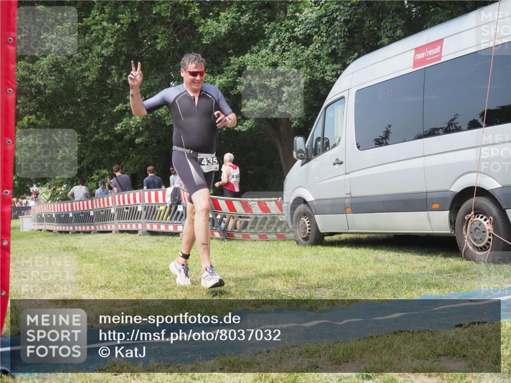 21.06.2025 - 27. Vierlanden-Triathlon KatJ http://msf.ph/oto/8037032 15.06.2025 11:26:48 Schwimmen 900 meine-sportfotos.de