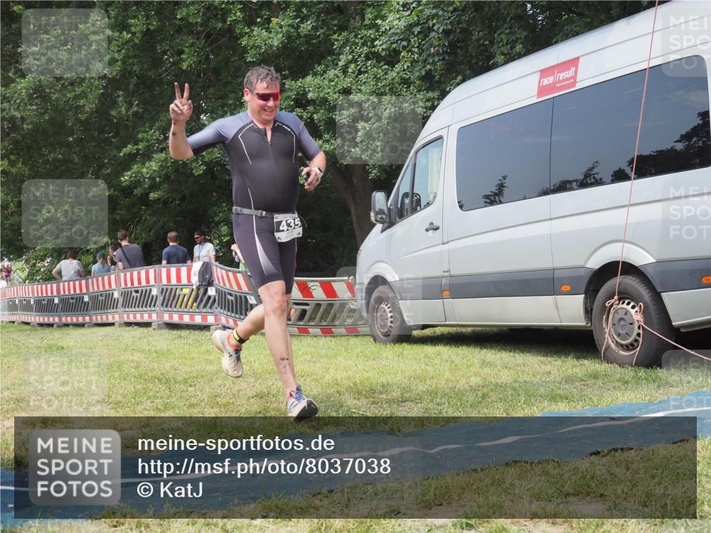 21.06.2025 - 27. Vierlanden-Triathlon KatJ http://msf.ph/oto/8037038 15.06.2025 11:26:49 Schwimmen 900 meine-sportfotos.de