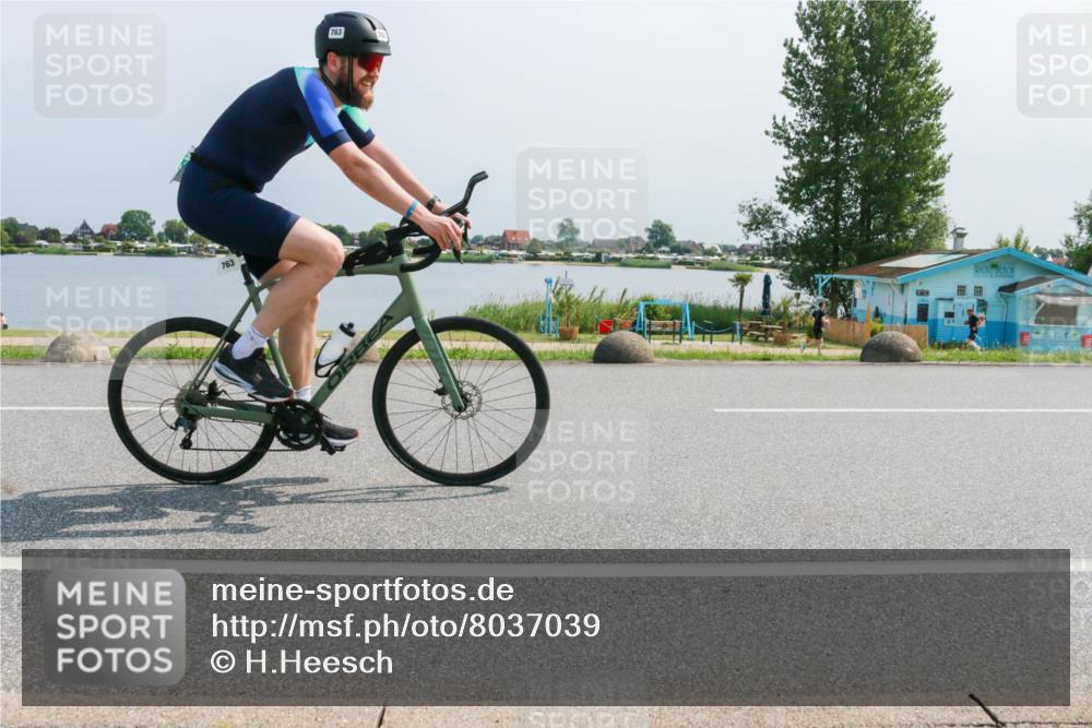 21.06.2025 - 27. Vierlanden-Triathlon H.Heesch http://msf.ph/oto/8037039 15.06.2025 11:47:08 Radfahren 647, 696, 710, 722, 734, 763, 831 meine-sportfotos.de