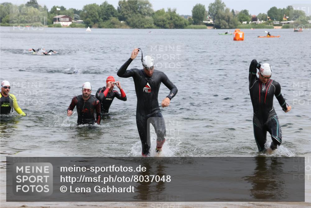 21.06.2025 - 27. Vierlanden-Triathlon Lena Gebhardt http://msf.ph/oto/8037048 15.06.2025 12:03:23 Schwimmen 1004, 1005, 1006, 1007, 1008 meine-sportfotos.de
