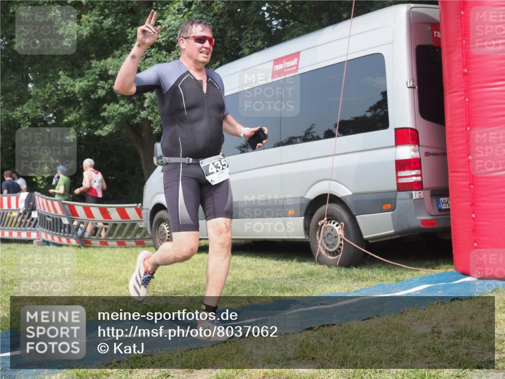 21.06.2025 - 27. Vierlanden-Triathlon KatJ http://msf.ph/oto/8037062 15.06.2025 11:26:49 Schwimmen 900 meine-sportfotos.de