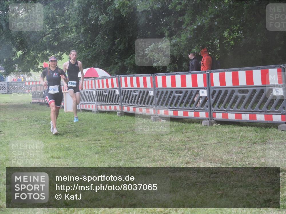 21.06.2025 - 27. Vierlanden-Triathlon KatJ http://msf.ph/oto/8037065 15.06.2025 14:17:13 Ziel 1218, 1269 meine-sportfotos.de