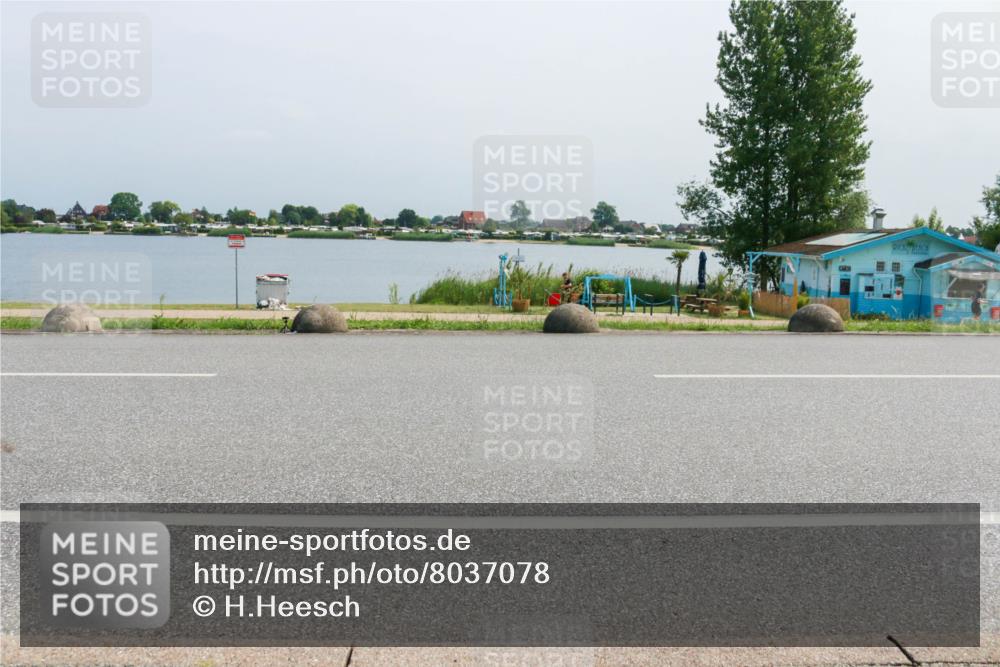 21.06.2025 - 27. Vierlanden-Triathlon H.Heesch http://msf.ph/oto/8037078 15.06.2025 11:47:12 Radfahren 696, 717, 722, 763 meine-sportfotos.de