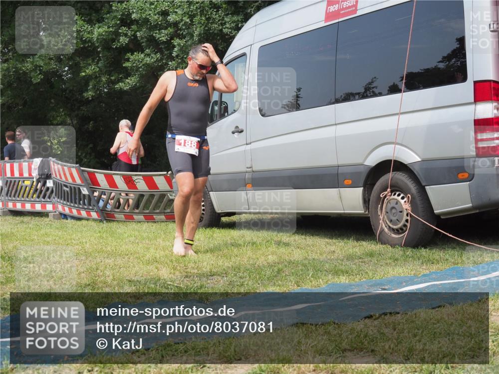 21.06.2025 - 27. Vierlanden-Triathlon KatJ http://msf.ph/oto/8037081 15.06.2025 11:26:59 Schwimmen 900 meine-sportfotos.de
