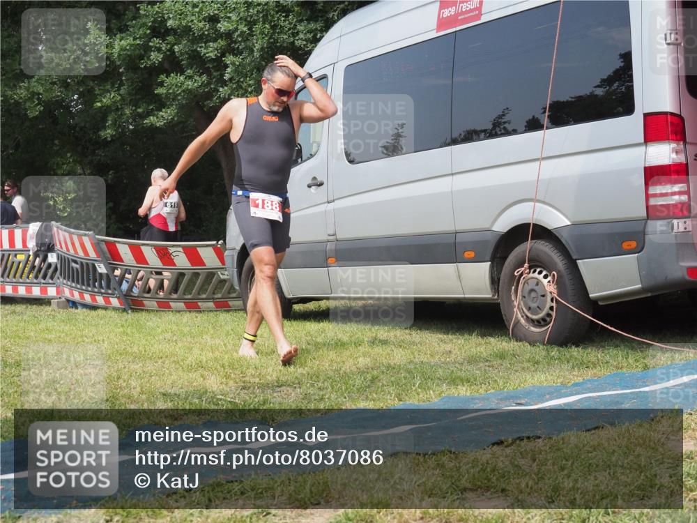 21.06.2025 - 27. Vierlanden-Triathlon KatJ http://msf.ph/oto/8037086 15.06.2025 11:26:59 Schwimmen 900 meine-sportfotos.de
